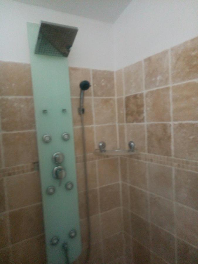 Gite Chez Mamiyo Gallargues Le Montueux Bagian luar foto